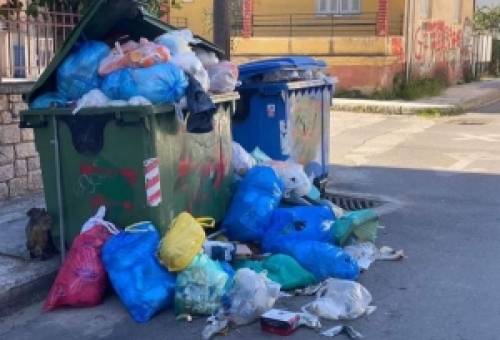 «Ζεσταίνουν» τις μηχανές τα απορριμματοφόρα της Σπάρτης