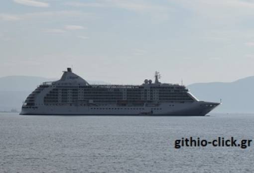 Έδεσε στο Γύθειο κρουαζιερόπλοιο από Σαντορίνη