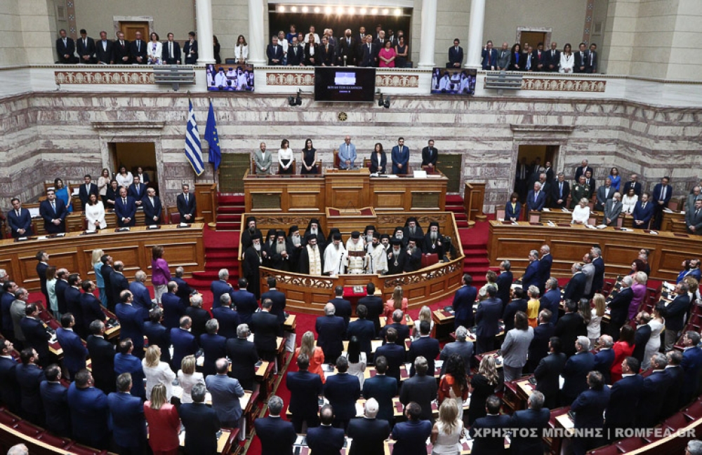 &Sigma;&tau;&eta;&nu; &omicron;&rho;&kappa;&omega;&mu;&omicron;&sigma;ί&alpha; &tau;&eta;&sigmaf; &nu;έ&alpha;&sigmaf; &Beta;&omicron;&upsilon;&lambda;ή&sigmaf; &omicron; &Mu;&eta;&tau;&rho;&omicron;&pi;&omicron;&lambda;ί&tau;&eta;&sigmaf; &Mu;ά&nu;&eta;&sigmaf;