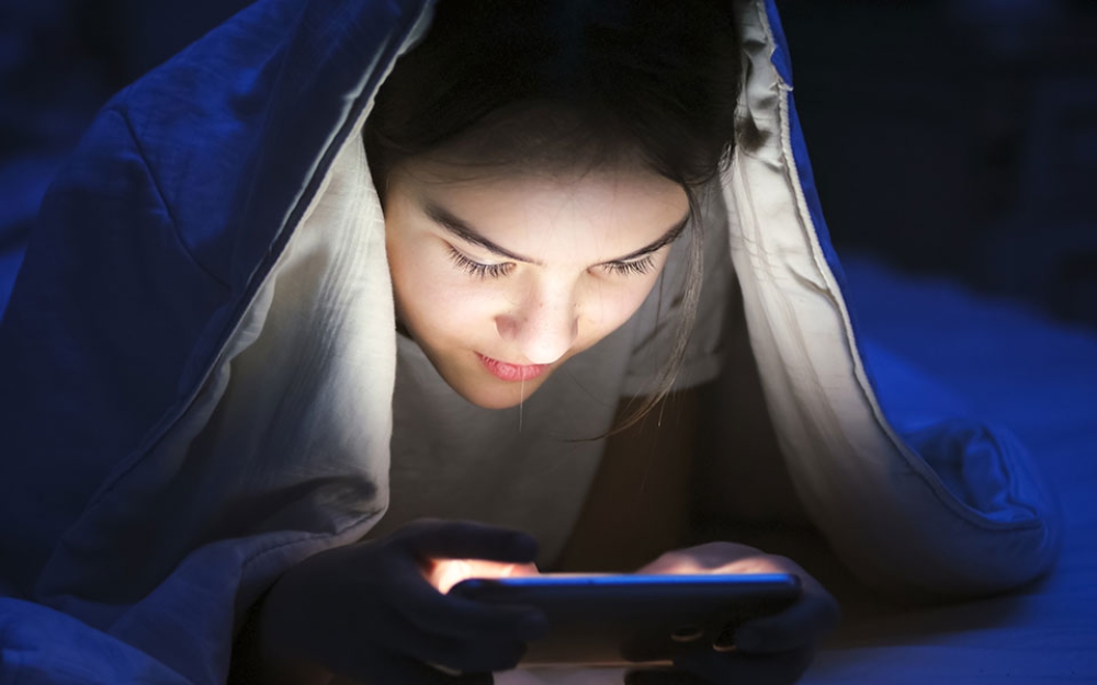 &Kappa;&iota;&nu;&eta;&tau;ό: &Pi;ό&sigma;&omicron; &beta;&lambda;ά&pi;&tau;&epsilon;&iota; &tau;&omicron;&nu; ύ&pi;&nu;&omicron; &tau;&omicron; &mu;&pi;&lambda;&epsilon; &phi;&omega;&sigmaf; &tau;&eta;&sigmaf; &omicron;&theta;ό&nu;&eta;&sigmaf;