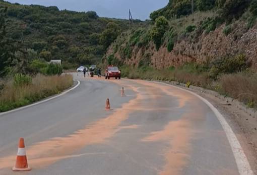Έκτακτη ειδοποίηση: Επικίνδυνη διαρροή λαδιών στον δρόμο Σπάρτης – Χρυσάφων
