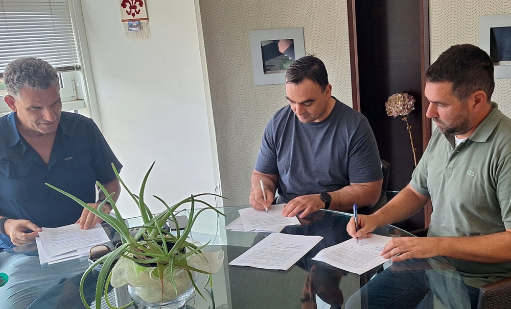 &Sigma;&upsilon;&nu;&epsilon;&chi;ί&zeta;&epsilon;&iota; &tau;&iota;&sigmaf; &omicron;&delta;&iota;&kappa;έ&sigmaf; &pi;&alpha;&rho;&epsilon;&mu;&beta;ά&sigma;&epsilon;&iota;&sigmaf; &eta; &Pi;&Epsilon; &Lambda;&alpha;&kappa;&omega;&nu;ί&alpha;&sigmaf;