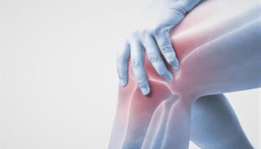 &Rho;ή&xi;&eta; &mu;&eta;&nu;ί&sigma;&kappa;&omicron;&upsilon;: &Omicron; Dr. &Alpha;&nu;&tau;ώ&nu;&eta;&sigmaf; &Theta;&epsilon;&omicron;&delta;&omega;&rho;ί&delta;&eta;&sigmaf; &mu;&iota;&lambda;ά &gamma;&iota;&alpha; &tau;&alpha; &sigma;&upsilon;&mu;&pi;&tau;ώ&mu;&alpha;&tau;&alpha; &kappa;&alpha;&iota; &tau;&eta;&nu; &kappa;&alpha;&tau;&alpha;&lambda;&lambda;&eta;&lambda;ό&tau;&epsilon;&rho;&eta; &alpha;&nu;&tau;&iota;&mu;&epsilon;&tau;ώ&pi;&iota;&sigma;&eta;