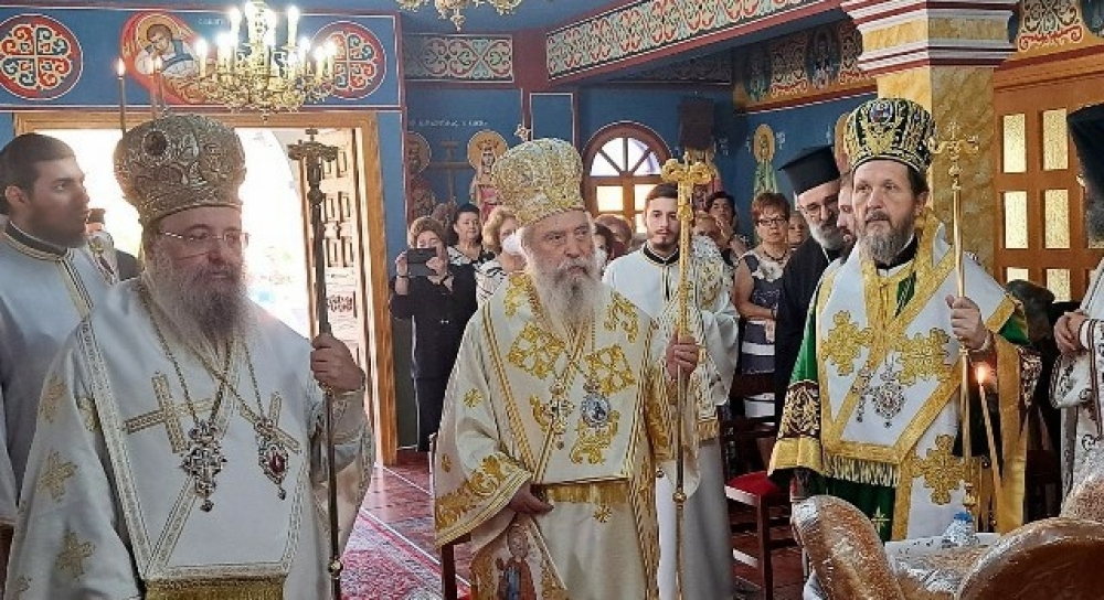 &Mu;&epsilon; &epsilon;&kappa;&kappa;&lambda;&eta;&sigma;&iota;&alpha;&sigma;&tau;&iota;&kappa;ή &epsilon;&upsilon;&lambda;ά&beta;&epsilon;&iota;&alpha; &tau;&alpha; &omicron;&nu;&omicron;&mu;&alpha;&sigma;&tau;ή&rho;&iota;&alpha; &tau;&omicron;&upsilon; &Mu;&eta;&tau;&rho;&omicron;&pi;&omicron;&lambda;ί&tau;&eta; &Epsilon;&upsilon;&sigma;&tau;&alpha;&theta;ί&omicron;&upsilon;