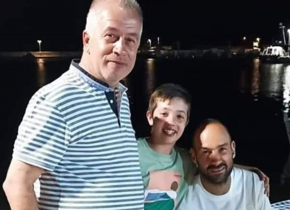 &Alpha;&gamma;&alpha;&pi;ά&epsilon;&iota; &Epsilon;&lambda;&alpha;&phi;ό&nu;&eta;&sigma;&omicron; &kappa;&alpha;&iota; &tau;&omicron; &epsilon;&pi;&iota;&beta;&epsilon;&beta;&alpha;&iota;ώ&nu;&epsilon;&iota; &omicron; &Beta;. &Sigma;&pi;&alpha;&nu;&omicron;ύ&lambda;&eta;&sigmaf;