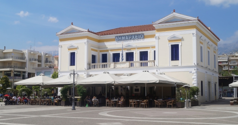 &laquo;&Lambda;&epsilon;&upsilon;&kappa;ή &Nu;ύ&chi;&tau;&alpha;&raquo;, &epsilon;&kappa;&delta;&eta;&lambda;ώ&sigma;&epsilon;&iota;&sigmaf;, &gamma;ή&pi;&epsilon;&delta;&omicron; 5x5 &sigma;&tau;&eta; &Delta;&eta;&mu;&omicron;&tau;&iota;&kappa;ή &Epsilon;&pi;&iota;&tau;&rho;&omicron;&pi;ή &Sigma;&pi;ά&rho;&tau;&eta;&sigmaf;