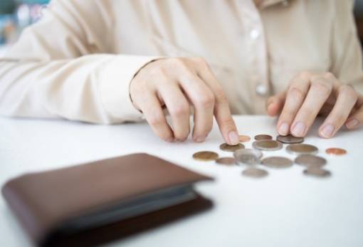 Eurostat: Πρωταθλητισμό στη φτώχεια κάνει η Ελλάδα σε επίπεδο ΕΕ