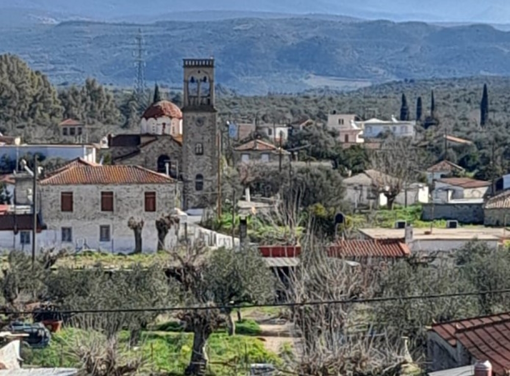 &Pi;&alpha;&rho;&alpha;&lambda;&epsilon;&iota;&pi;ό&mu;&epsilon;&nu;&alpha; &tau;&eta;&sigmaf; &Tau;&rho;&alpha;&pi;&epsilon;&zeta;&omicron;&nu;&tau;ή&sigmaf;: &Delta;ύ&omicron; &pi;&lambda;&alpha;&nu;ό&delta;&iota;&omicron;&iota; έ&mu;&pi;&omicron;&rho;&omicron;&iota; &pi;&rho;ό&sigma;&phi;&upsilon;&gamma;&epsilon;&sigmaf;