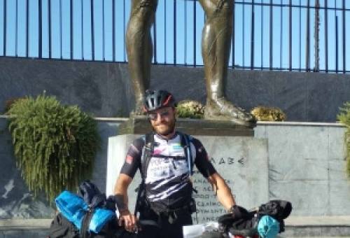 Ποδήλατο έμφορτο στοργή για τα ζώα ήρθε από Αυστρία στη Σπάρτη