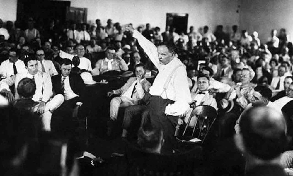 &Eta; &laquo;&Delta;ί&kappa;&eta; &tau;&omega;&nu; &Pi;&iota;&theta;ή&kappa;&omega;&nu;&raquo;: Ό&tau;&alpha;&nu; &eta; &epsilon;&pi;&iota;&sigma;&tau;ή&mu;&eta; &sigma;ύ&rho;&theta;&eta;&kappa;&epsilon; &sigma;&tau;&alpha; &delta;&iota;&kappa;&alpha;&sigma;&tau;ή&rho;&iota;&alpha; &alpha;&pi;ό &tau;&eta; &theta;&rho;&eta;&sigma;&kappa;&epsilon;ί&alpha;