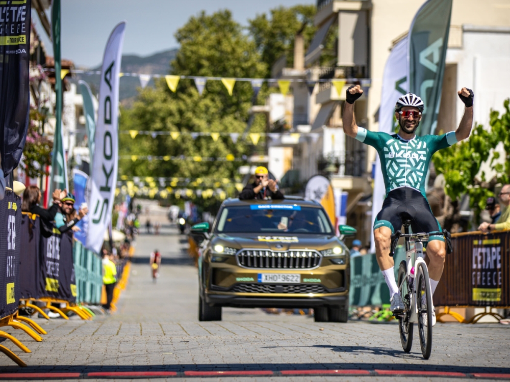 &Eta; &Sigma;&pi;ά&rho;&tau;&eta; &pi;&omicron;&delta;&eta;&lambda;&alpha;&tau;&epsilon;ί &sigma;&tau;&omicron;&nu; &pi;&alpha;&gamma;&kappa;ό&sigma;&mu;&iota;&omicron; &chi;ά&rho;&tau;&eta; &tau;&omicron;&upsilon; Tour de France!