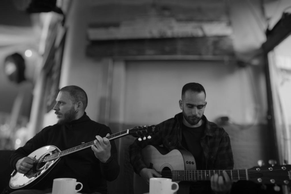 &Kappa;&upsilon;&rho;&iota;&alpha;&kappa;ά&tau;&iota;&kappa;&omicron; &mu;&epsilon;&sigma;&eta;&mu;έ&rho;&iota; &mu;&epsilon; &tau;&omicron;&upsilon;&sigmaf; &laquo;&Tau;&rho;&alpha;&gamma;&omicron;&upsilon;&delta;&alpha;&sigma;&kappa;&alpha;&lambda;ά&delta;&epsilon;&sigmaf;&raquo; &sigma;&tau;&eta; &Beta;&alpha;&mu;&beta;&alpha;&kappa;&omicron;ύ