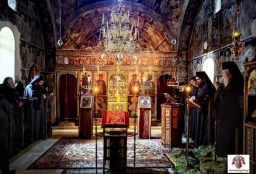 Σε κατανυκτικό κλίμα η ακολουθία του Μεγάλου Κανόνος στην ΙΜ Αγίων Αναργύρων Πάρνωνα