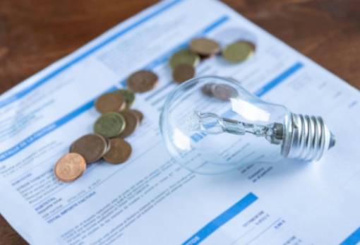 Ρεύμα: Παράθυρο για επιστροφή των επιδοτήσεων αν αυξηθούν κι άλλο οι τιμές