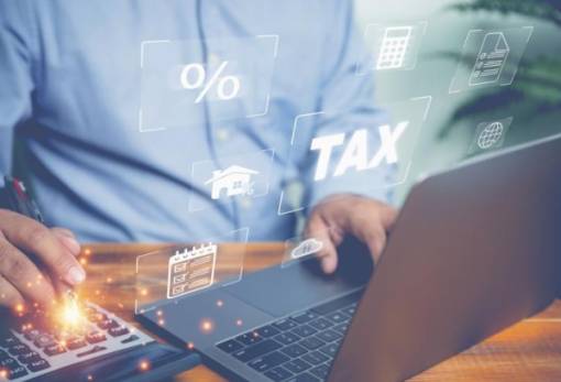 Πιο φιλική για τις επιχειρήσεις η φορολογία στην Ελλάδα