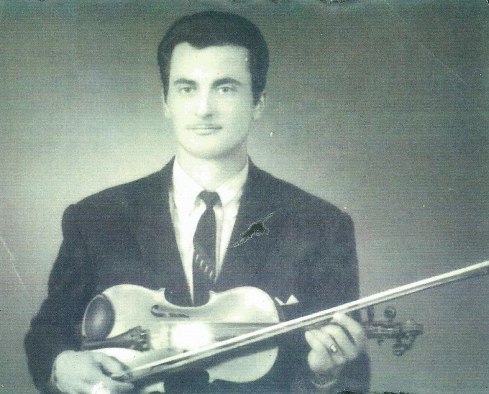 &Theta;&alpha;&nu;ά&sigma;&eta;&sigmaf; &Kappa;&omicron;&upsilon;&tau;&sigma;&omicron;&beta;ί&tau;&eta;&sigmaf;-&Xi;ά&rho;&chi;&omicron;&sigmaf;: &Tau;&omicron; &chi;&rho;&upsilon;&sigma;ό &beta;&iota;&omicron;&lambda;ί