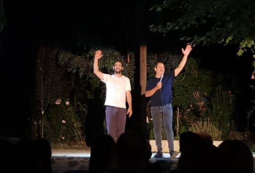 Χάρισαν γέλιο και «μασάζ» ευφορίας οι Μαθιουδάκης-Θεοδωρόπουλος στη Μαγούλα