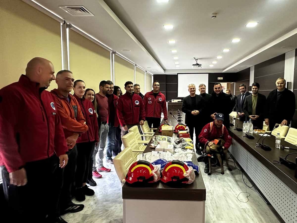 Έ&mu;&pi;&rho;&alpha;&kappa;&tau;&omicron;&sigmaf; &alpha;&rho;&omega;&gamma;ό&sigmaf; &tau;&eta;&sigmaf; &Epsilon;&Omicron;&Delta; &Lambda;&alpha;&kappa;&omega;&nu;ί&alpha;&sigmaf; &mu;&epsilon; &pi;&rho;&omicron;&sigma;&phi;&omicron;&rho;ά &epsilon;&xi;&omicron;&pi;&lambda;&iota;&sigma;&mu;&omicron;ύ &eta; &Pi;&epsilon;&rho;&iota;&phi;έ&rho;&epsilon;&iota;&alpha; &Pi;&epsilon;&lambda;&omicron;&pi;&omicron;&nu;&nu;ή&sigma;&omicron;&upsilon;