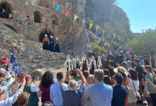 Ασίγαστη η φλόγα της μνήμης στο Παλαιομονάστηρο 200 χρόνια μετά