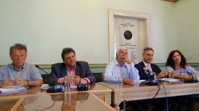 &Sigma;&tau;&iota;&sigmaf; &rho;ά&gamma;&epsilon;&sigmaf; &kappa;&alpha;&iota; &pi;ά&lambda;&iota; &tau;&alpha; &tau;&rho;έ&nu;&alpha; &tau;&eta;&sigmaf; &Pi;&epsilon;&lambda;&omicron;&pi;&omicron;&nu;&nu;ή&sigma;&omicron;&upsilon;