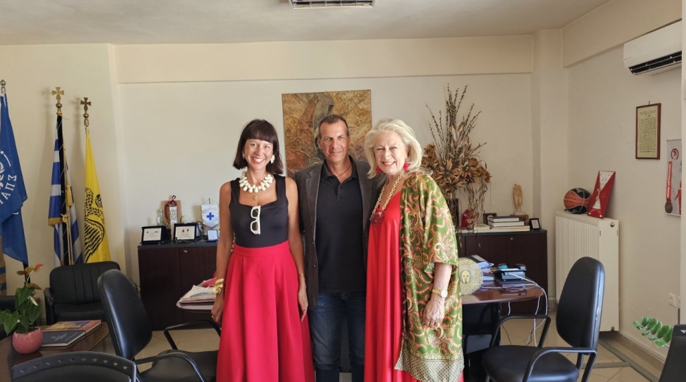 &Sigma;&upsilon;&nu;ά&nu;&tau;&eta;&sigma;&eta; &laquo;&mu;&epsilon; ά&rho;&omega;&mu;&alpha; &alpha;&gamma;ά&pi;&eta;&sigmaf; &kappa;&alpha;&iota; &alpha;&nu;&theta;&rho;&omega;&pi;&iota;ά&sigmaf;&raquo;