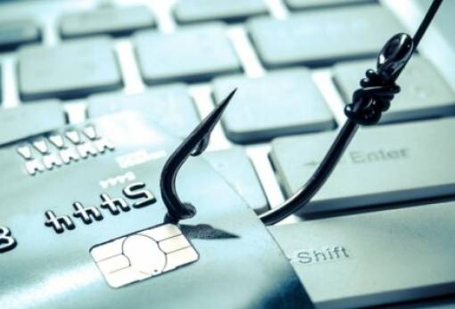 ΑΑΔΕ για ηλεκτρονικές απάτες: Αυξήθηκαν τα SMS για δήθεν επιστροφή φόρου