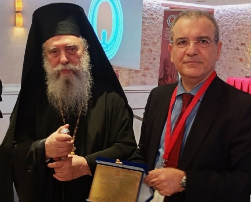 &Tau;&iota;&mu;ή&theta;&eta;&kappa;&epsilon; &omicron; &Mu;&eta;&tau;&rho;&omicron;&pi;&omicron;&lambda;ί&tau;&eta;&sigmaf; &Epsilon;&upsilon;&sigma;&tau;ά&theta;&iota;&omicron;&sigmaf; &sigma;&tau;&eta; &delta;&iota;ά&rho;&kappa;&epsilon;&iota;&alpha; &sigma;&upsilon;&nu;&epsilon;&delta;&rho;ί&omicron;&upsilon; &sigma;&tau;&omicron;&nu; &Mu;&upsilon;&sigma;&tau;&rho;ά