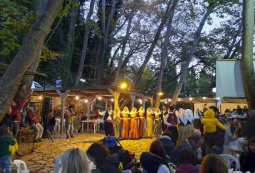 Το τσίπουρο είχε την τιμητική του στη γιορτή του Γεωργιτσίου (ΦΩΤΟ)