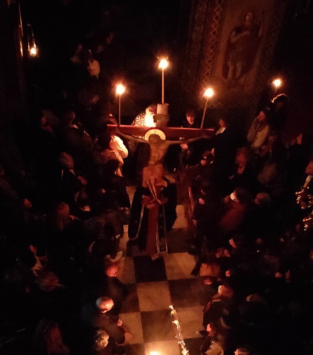 &Eta; &alpha;&kappa;&omicron;&lambda;&omicron;&upsilon;&theta;ί&alpha; &tau;&omega;&nu; &Alpha;&chi;&rho;ά&nu;&tau;&omega;&nu; &Pi;&alpha;&theta;ώ&nu; &sigma;&tau;&omicron;&nu; &Mu;&eta;&tau;&rho;&omicron;&pi;&omicron;&lambda;&iota;&tau;&iota;&kappa;ό &Nu;&alpha;ό &Epsilon;&upsilon;&alpha;&gamma;&gamma;&epsilon;&lambda;&iota;&sigma;&tau;&rho;ί&alpha;&sigmaf;