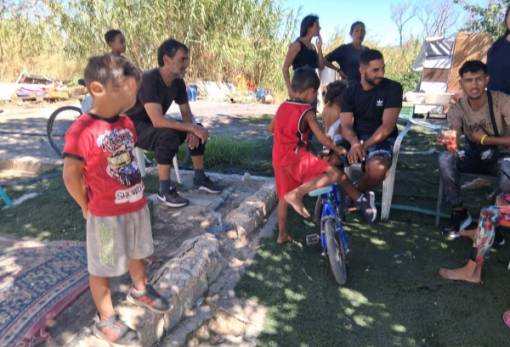 Στα «θρανία» για Δεύτερη Ευκαιρία μάθησης ενήλικες Ρομά στον Δ. Σπάρτης