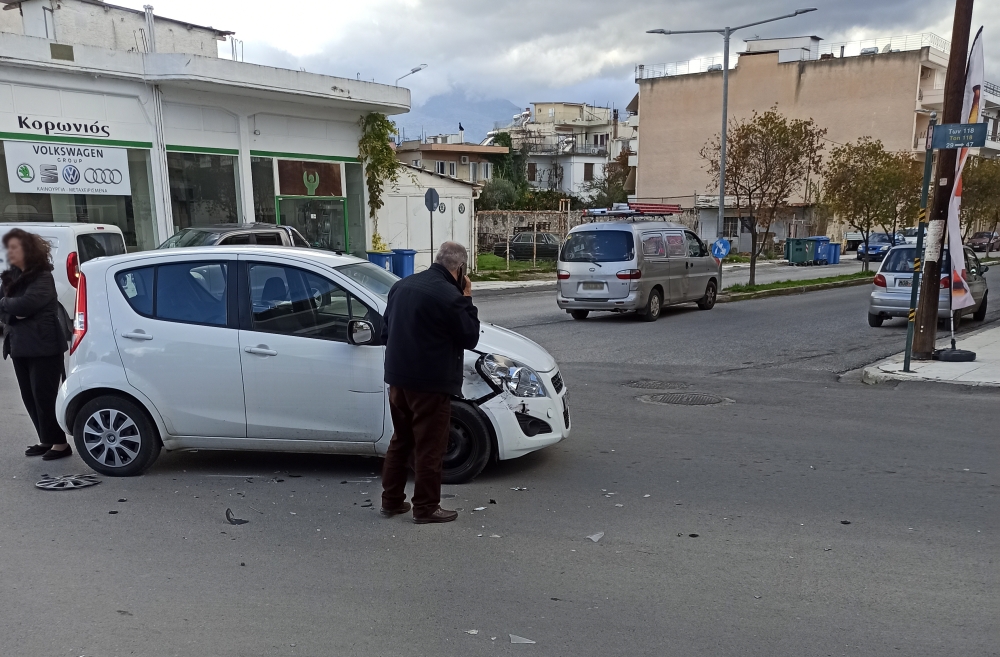 &Tau;&rho;ά&kappa;&alpha;&rho;&alpha;&nu; &sigma;&tau;&eta;&nu; 118 &sigma;&tau;&eta; &Sigma;&pi;ά&rho;&tau;&eta;