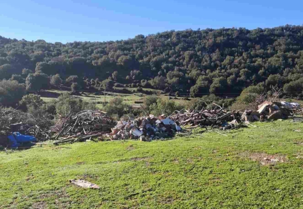 &Epsilon;&xi;&omicron;&upsilon;&delta;&epsilon;&tau;έ&rho;&omega;&sigma;&epsilon; &tau;&omicron;&xi;&iota;&kappa;έ&sigmaf; &laquo;&beta;ό&mu;&beta;&epsilon;&sigmaf;&raquo; &sigma;&epsilon; &Kappa;&alpha;&rho;&upsilon;έ&sigmaf; &kappa;&alpha;&iota; &Kappa;&alpha;&lambda;&lambda;&omicron;&nu;ή &omicron; &Delta;. &Sigma;&pi;ά&rho;&tau;&eta;&sigmaf;