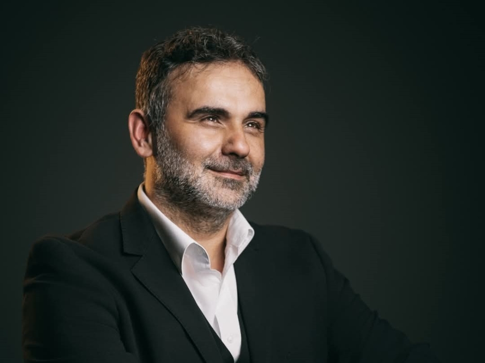 &Eta; &alpha;&upsilon;&theta;&epsilon;&nu;&tau;&iota;&kappa;ή &tau;έ&chi;&nu;&eta; &tau;&omega;&nu; &kappa;&rho;&eta;&tau;&iota;&kappa;ώ&nu; &chi;&omicron;&rho;ώ&nu; &sigma;&tau;&eta; &Lambda;&alpha;&kappa;&omega;&nu;ί&alpha;