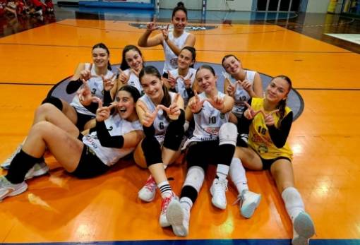 Βόλεϊ Σπαρτιατικού: «Διπλό» με ανατροπή οι Νεάνιδες, ήττα για Γυναίκες