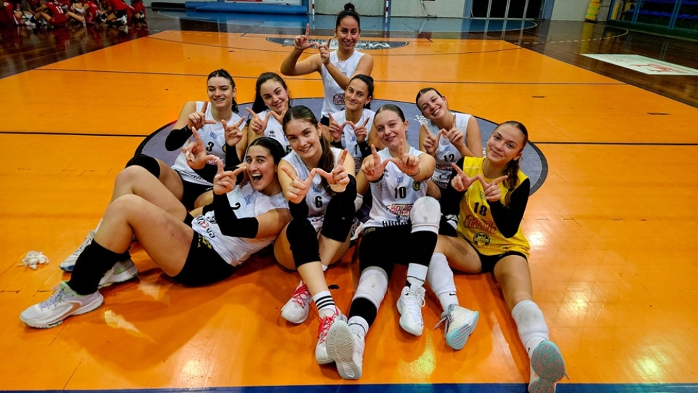 &Beta;ό&lambda;&epsilon;ϊ &Sigma;&pi;&alpha;&rho;&tau;&iota;&alpha;&tau;&iota;&kappa;&omicron;ύ: &laquo;&Delta;&iota;&pi;&lambda;ό&raquo; &mu;&epsilon; &alpha;&nu;&alpha;&tau;&rho;&omicron;&pi;ή &omicron;&iota; &Nu;&epsilon;ά&nu;&iota;&delta;&epsilon;&sigmaf;, ή&tau;&tau;&alpha; &gamma;&iota;&alpha; &Gamma;&upsilon;&nu;&alpha;ί&kappa;&epsilon;&sigmaf;