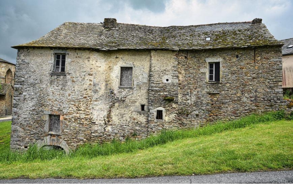 &Sigma;&tau;&Epsilon;: Ό&chi;&iota; ά&lambda;&lambda;&epsilon;&sigmaf; &kappa;&alpha;&tau;&epsilon;&delta;&alpha;&phi;ί&sigma;&epsilon;&iota;&sigmaf; &laquo;&sigma;&tau;&alpha; &tau;&upsilon;&phi;&lambda;ά&raquo; &sigma;&epsilon; &pi;&alpha;&rho;&alpha;&delta;&omicron;&sigma;&iota;&alpha;&kappa;&omicron;ύ&sigmaf; &omicron;&iota;&kappa;&iota;&sigma;&mu;&omicron;ύ&sigmaf;