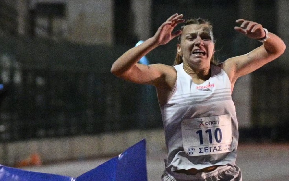 &Pi;&alpha;&nu;&epsilon;&lambda;&lambda;&eta;&nu;&iota;&omicron;&nu;ί&kappa;&eta;&sigmaf; &sigma;&tau;&alpha; 10.000 &mu;. &eta; &alpha;&sigma;&tau;&alpha;&mu;ά&tau;&eta;&tau;&eta; &Sigma;&pi;&alpha;&rho;&tau;&iota;ά&tau;&iota;&sigma;&sigma;&alpha; &Alpha;&theta;. &Kappa;&omicron;&kappa;&kappa;&omicron;&rho;&omicron;ύ