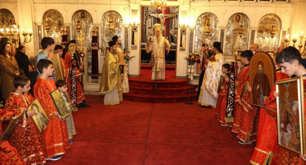 &Lambda;&alpha;&mu;&pi;&rho;ό&sigmaf; &omicron; &epsilon;&omicron;&rho;&tau;&alpha;&sigma;&mu;ό&sigmaf;  &tau;&eta;&sigmaf; &Kappa;&upsilon;&rho;&iota;&alpha;&kappa;ή&sigmaf; &tau;&eta;&sigmaf; &Omicron;&rho;&theta;&omicron;&delta;&omicron;&xi;ί&alpha;&sigmaf; &sigma;&tau;&eta; &Sigma;&pi;ά&rho;&tau;&eta;