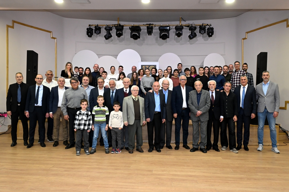 &Sigma;&pi;&alpha;&rho;&tau;&iota;&alpha;&tau;&iota;&kappa;ό&sigmaf; &Gamma;&Sigma;: 13 &delta;&epsilon;&kappa;&alpha;&epsilon;&tau;ί&epsilon;&sigmaf; &delta;ό&xi;&alpha;&sigmaf; &sigma;&tau;&eta;&nu; &iota;&sigma;&tau;&omicron;&rho;ί&alpha; &tau;&eta;&sigmaf; &Sigma;&pi;ά&rho;&tau;&eta;&sigmaf;