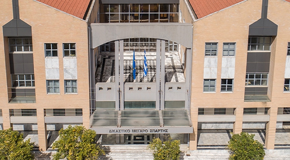 &Alpha;&mu;&epsilon;&tau;&alpha;&kappa;ί&nu;&eta;&tau;&omicron;&iota; &omicron;&iota; &delta;&iota;&kappa;&eta;&gamma;ό&rho;&omicron;&iota; &tau;&eta;&sigmaf; &Sigma;&pi;ά&rho;&tau;&eta;&sigmaf; &alpha;&pi;έ&chi;&omicron;&upsilon;&nu; &omega;&sigmaf; &tau;&alpha; &tau;έ&lambda;&eta; &tau;&omicron;&upsilon; έ&tau;&omicron;&upsilon;&sigmaf;