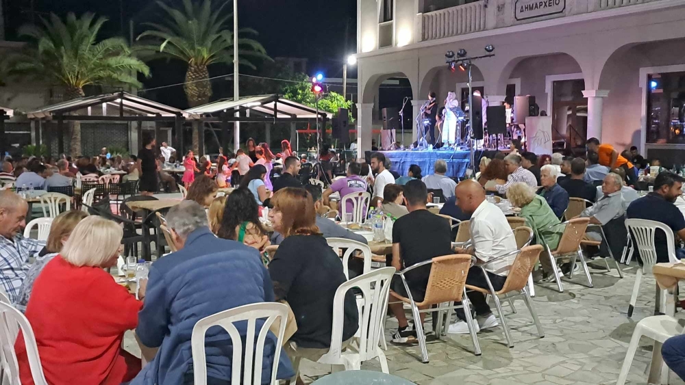 &Gamma;&lambda;έ&nu;&tau;&eta;&sigma;&alpha;&nu; &sigma;&tau;&eta;&nu; &upsilon;&gamma;&epsilon;&iota;ά &tau;&omicron;&upsilon; &Pi;&alpha;&tau;έ&rho;&alpha; &sigma;&tau;&omicron;&nu; &Beta;&lambda;&alpha;&chi;&iota;ώ&tau;&eta; (VIDEO-&Phi;&Omega;&Tau;&Omicron;)