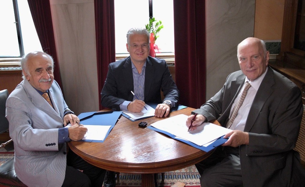 &Pi;&epsilon;&lambda;&omicron;&pi;&omicron;&nu;&nu;&eta;&sigma;&iota;&alpha;&kappa;ό &omicron;&chi;&upsilon;&rho;ό &mu;&epsilon; &gamma;&nu;ώ&sigma;&eta; &alpha;&pi;έ&nu;&alpha;&nu;&tau;&iota; &sigma;&tau;&eta;&nu; &kappa;&lambda;&iota;&mu;&alpha;&tau;&iota;&kappa;ή &alpha;&lambda;&lambda;&alpha;&gamma;ή