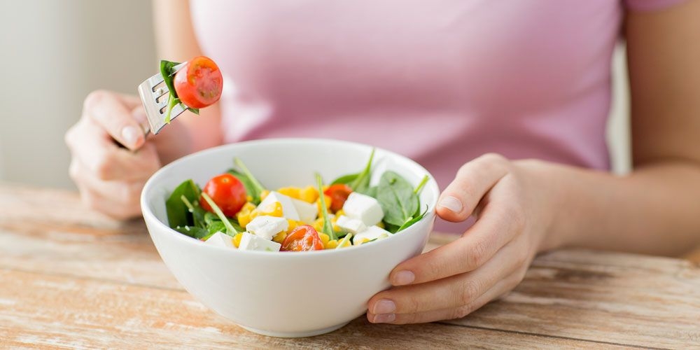 &Eta; &delta;&iota;&alpha;&tau;&rho;&omicron;&phi;ή &pi;&omicron;&upsilon; &pi;&rho;&omicron;&sigma;&tau;&alpha;&tau;&epsilon;ύ&epsilon;&iota; &alpha;&pi;ό &tau;&omicron;&nu; &kappa;&alpha;&rho;&kappa;ί&nu;&omicron; &tau;&omicron;&upsilon; &mu;&alpha;&sigma;&tau;&omicron;ύ