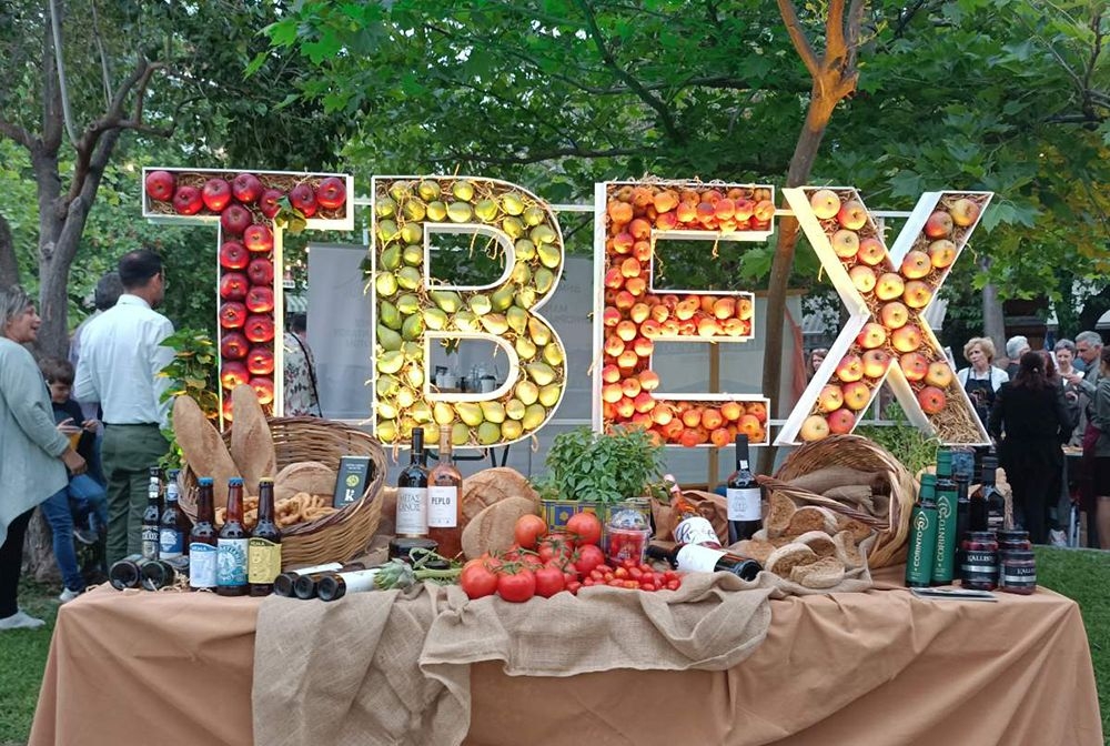 &Sigma;&tau;&iota;&sigmaf; &laquo;&kappa;&epsilon;&rho;&alpha;ί&epsilon;&sigmaf;&raquo; &tau;&eta;&sigmaf; &delta;&iota;&epsilon;&theta;&nu;&omicron;ύ&sigmaf; &tau;&omicron;&upsilon;&rho;&iota;&sigma;&tau;&iota;&kappa;ή&sigmaf; &kappa;&omicron;&iota;&nu;ό&tau;&eta;&tau;&alpha;&sigmaf;