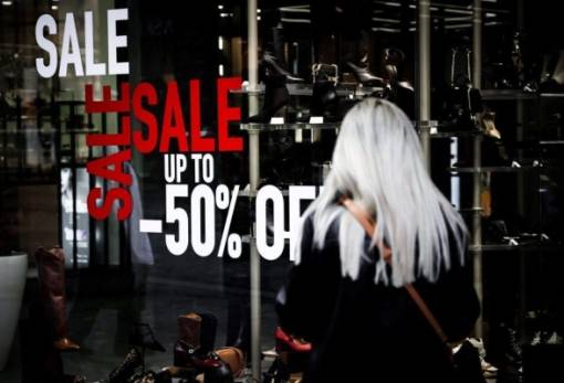 Χειμερινές εκπτώσεις: Προσδοκίες… στο «ψυγείο» από την ακρίβεια