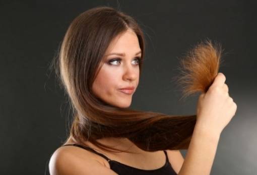 5 συνταγές για να απαλλαγείς από την ψαλίδα στα μαλλιά