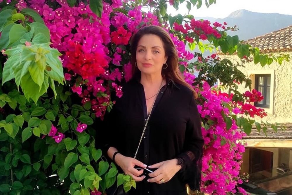 &Alpha;&pi;ό &tau;&eta;&nu; Ά&nu;&tau;&zeta;&epsilon;&lambda;&alpha; &Gamma;&kappa;&epsilon;&rho;έ&kappa;&omicron;&upsilon; &mu;&epsilon; &alpha;&gamma;ά&pi;&eta; &gamma;&iota;&alpha; &tau;&eta; &Mu;ά&nu;&eta;