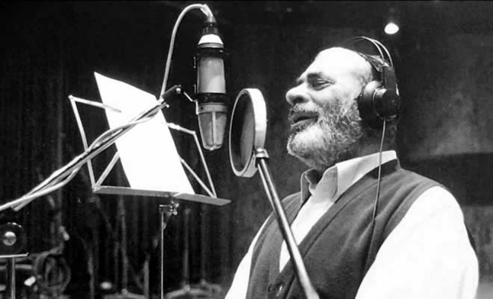 &Eta; 8&eta; &laquo;&Gamma;&iota;&omicron;&rho;&tau;ή &Sigma;&tau;έ&lambda;&iota;&omicron;&upsilon; &Kappa;&alpha;&zeta;&alpha;&nu;&tau;&zeta;ί&delta;&eta;&raquo;