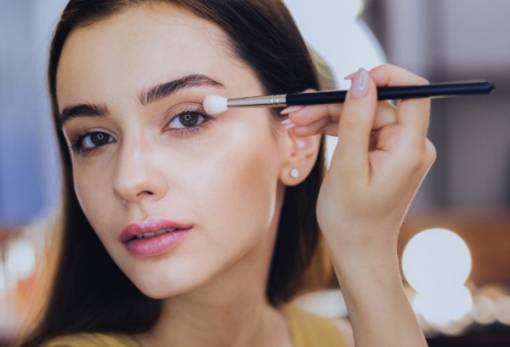 4 λάθη που κάνεις στο μακιγιάζ τον χειμώνα και έχεις διαρκώς ξηρό δέρμα