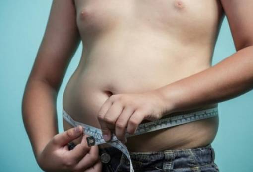 Έρευνα: Αυξημένος ο κίνδυνος παχυσαρκίας για τους εφήβους που δεν κοιμούνται τουλάχιστον οκτώ ώρες